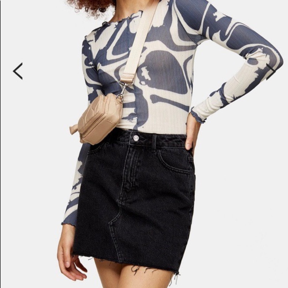 BNWT - Topshop Washes Black Denim Skirt